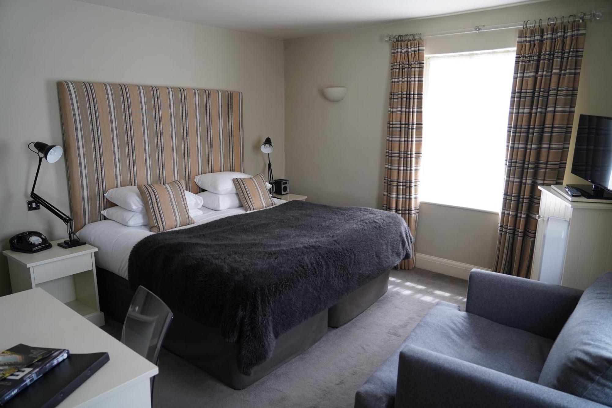 The Pier Hotel Harwich Exterior photo